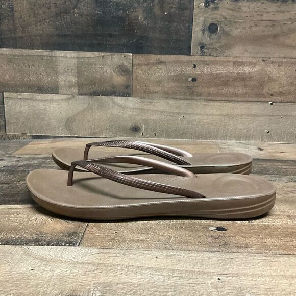 FitFlop Womens Size 11 Flip Flops Metallic Brown IQushion Ergonomic Arch Support - Picture 3 of 6